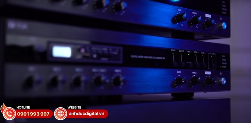 Amply TOA A-3224DM-AS trang bị MIC 1 với phantom power 21V