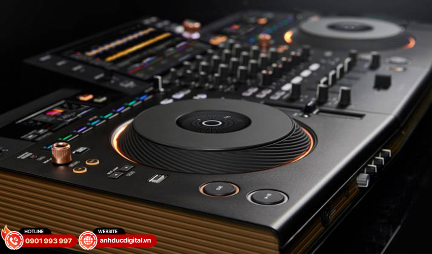 Bàn DJ Pioneer OPUS QUAD 19
