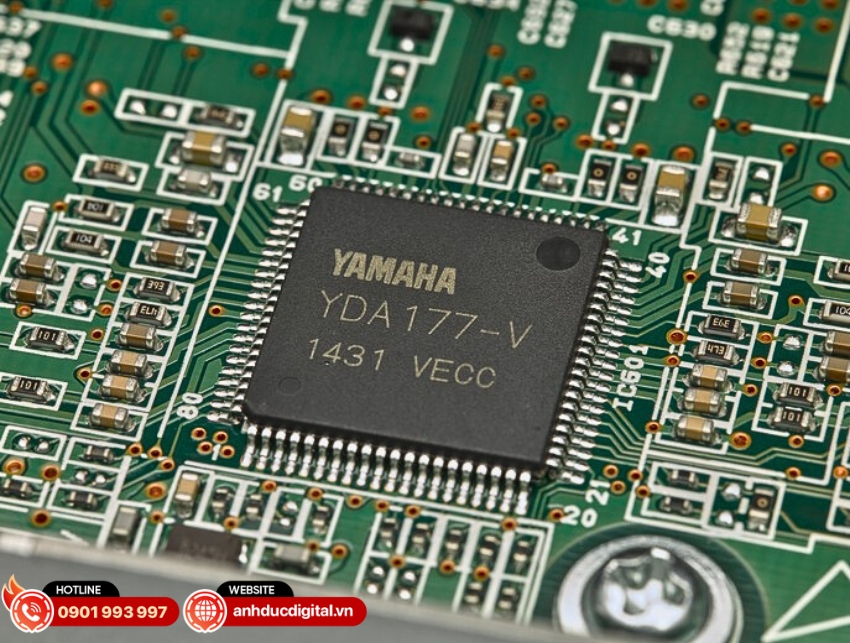 Amplifier Yamaha PX3 sử dụng bộ khuếch đại Class-D với chip LSI tùy chỉnh