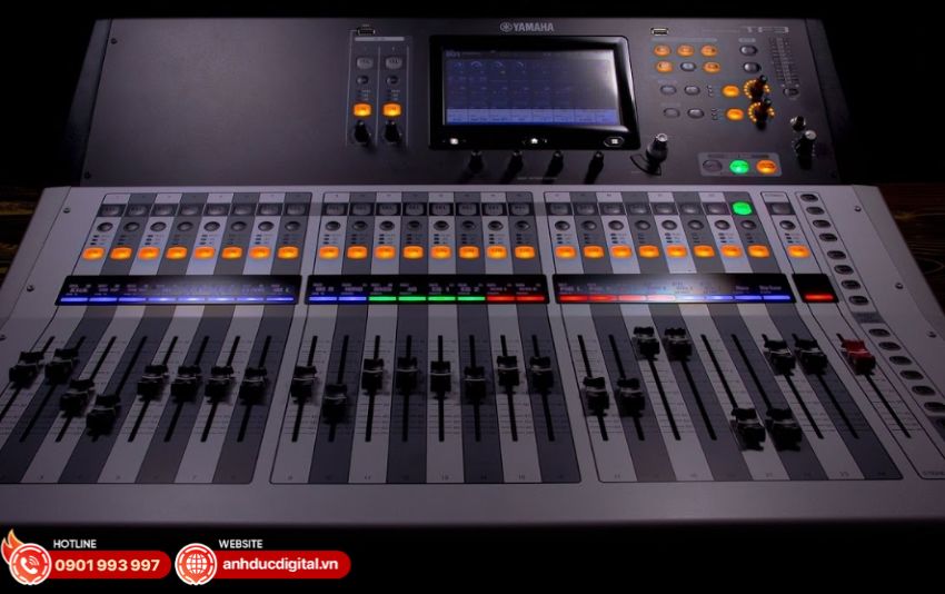 Mixer Yamaha TF3 với 25 fader motorized