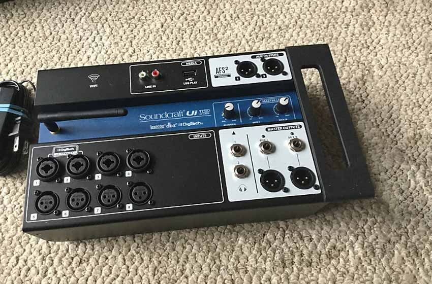 Mixer Soundcraft Ui12 13