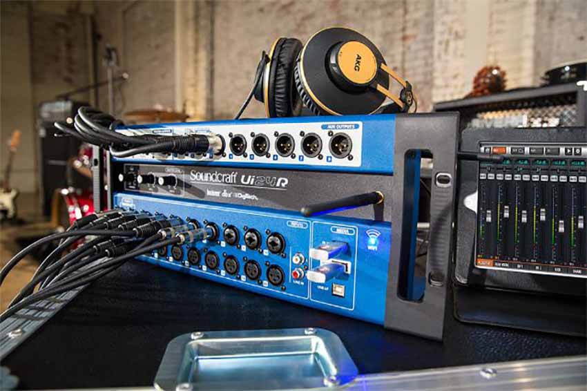 Soundcraft Ui24R 11