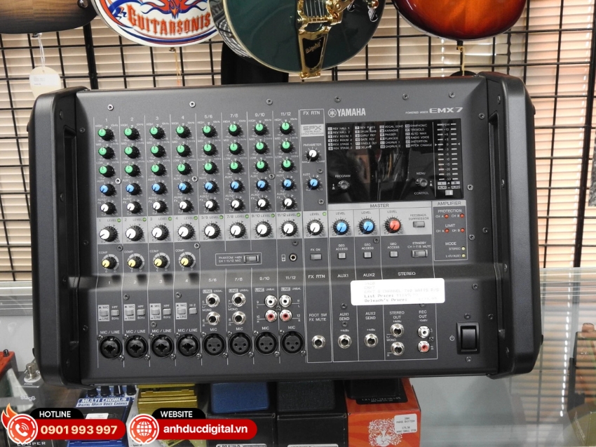 EMX7 trang bị ampli Class-D công suất lên đến 1420W