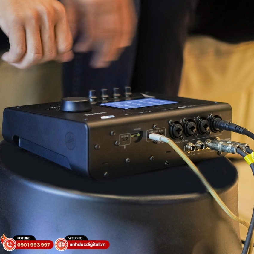 Soundcard Yamaha URX44&nbsp;sử dụng kết nối USB Type-C