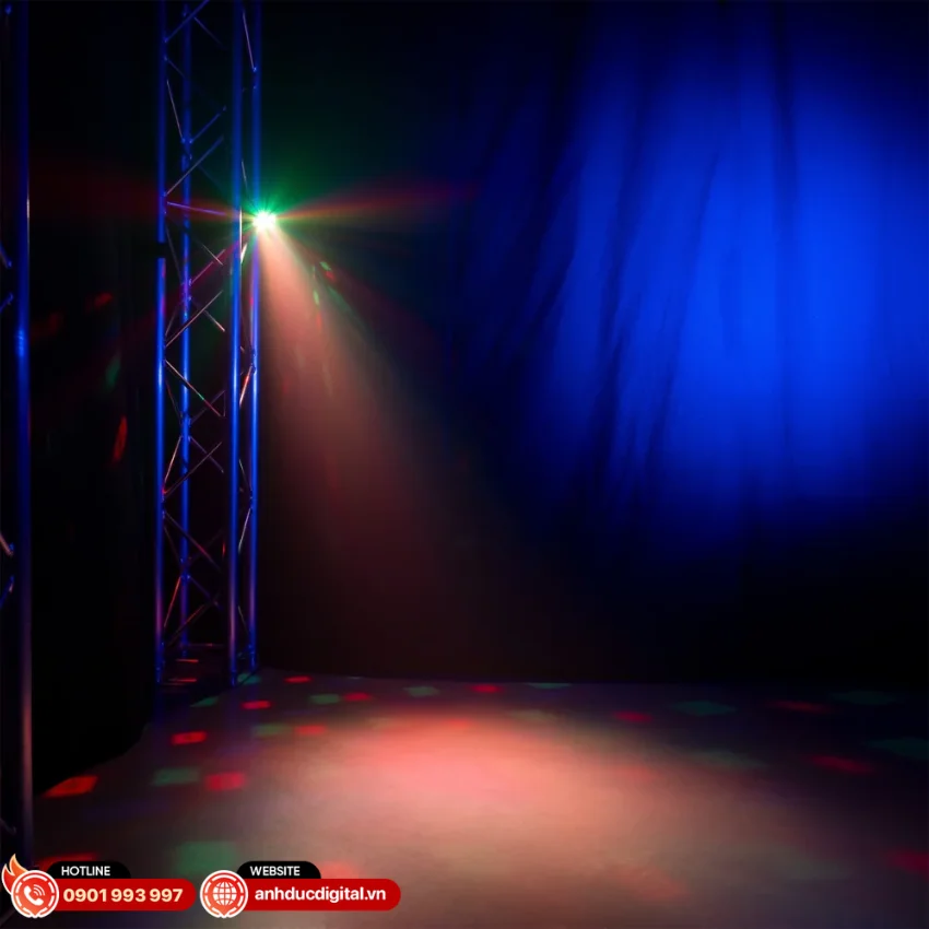 Fuzzix Comet M06 Party Par Set sở hữu g&oacute;c chiếu 22&deg; v&agrave; g&oacute;c phủ s&aacute;ng 40&deg;