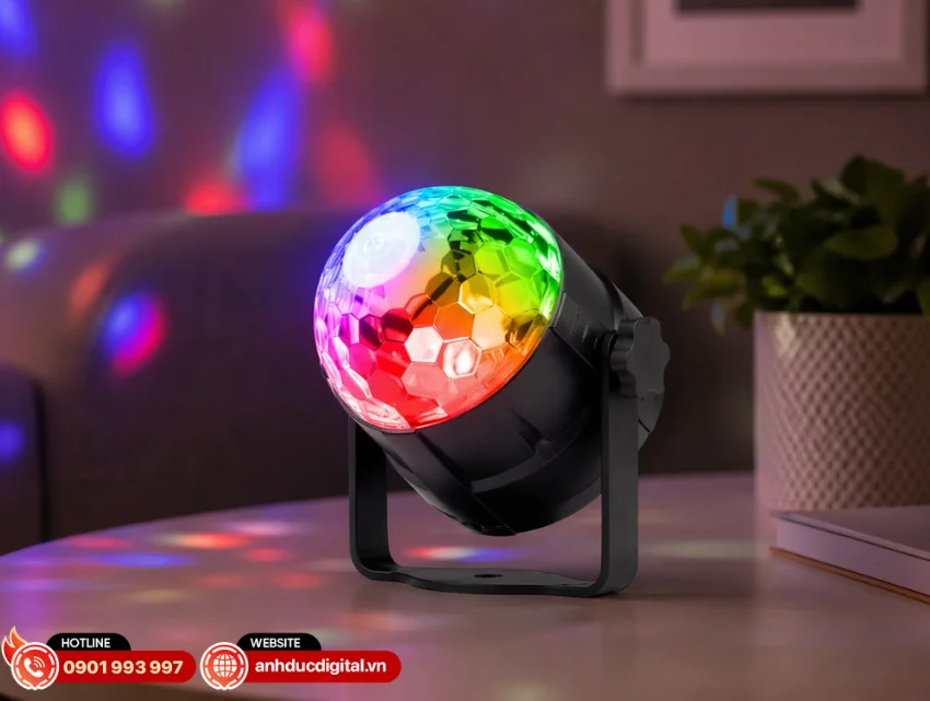 Đ&egrave;n Fuzzix Tornado c&oacute; trọng lượng chỉ 0.3kg c&ugrave;ng k&iacute;ch thước nhỏ gọn