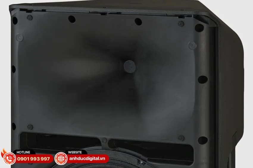 Loa Yamaha CXR12 MKIII được trang bị họng k&egrave;n đường k&iacute;nh lớn với g&oacute;c phủ &acirc;m 90&deg; x 60&deg;