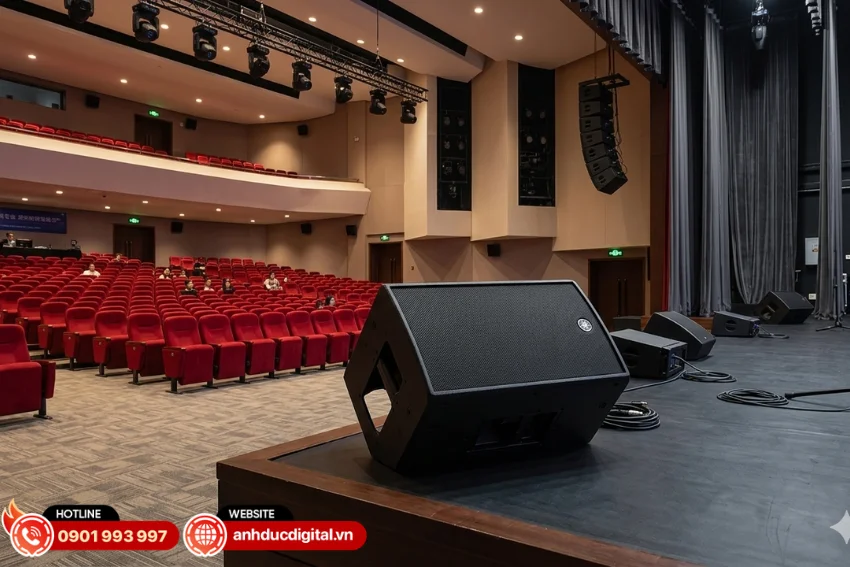 Loa Yamaha DZR10 đ&aacute;p ứng linh hoạt cho s&acirc;n khấu, sự kiện, hội trường v&agrave; hệ thống &acirc;m thanh chuy&ecirc;n nghiệp