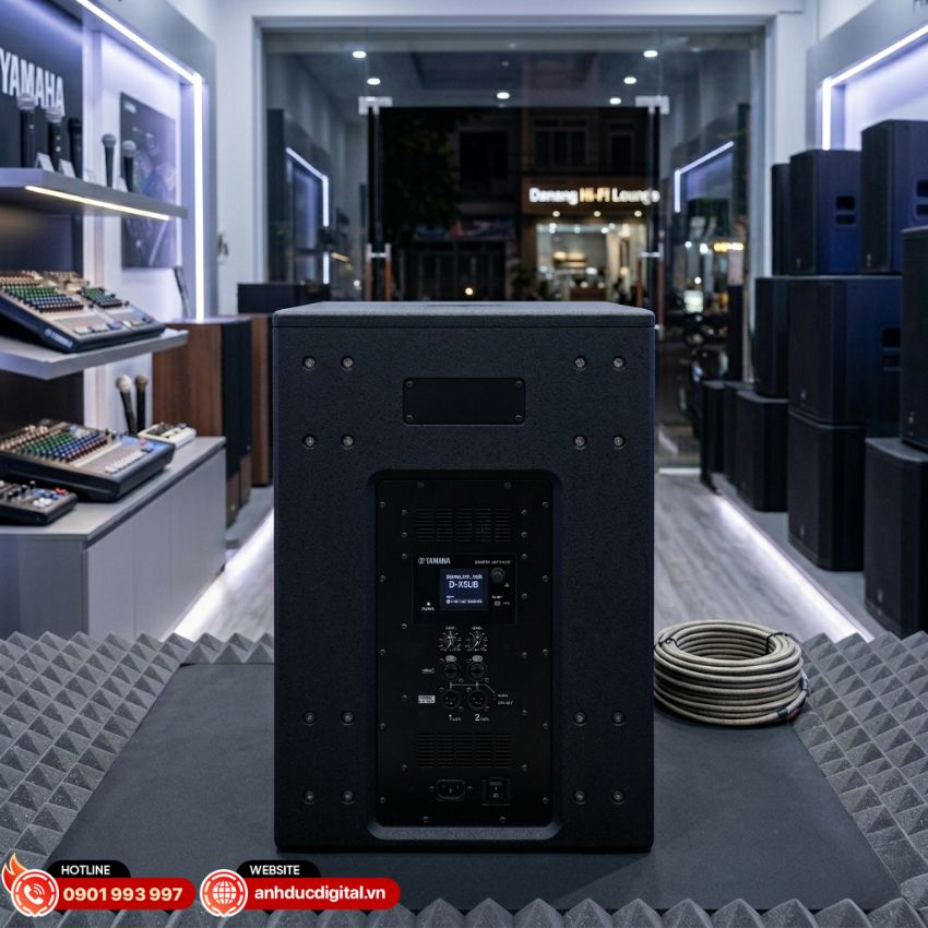 Bảng điều khiển DSP v&agrave; kết nối Bluetooth tr&ecirc;n Yamaha DXS12 MKII