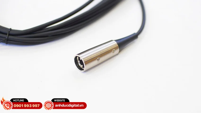 Shure MX412 sử dụng chuẩn kết nối XLR 3-pin phổ biến