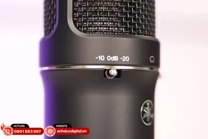 Micro Condenser Yamaha YCM705 được trang bị công tắc PAD ba mức