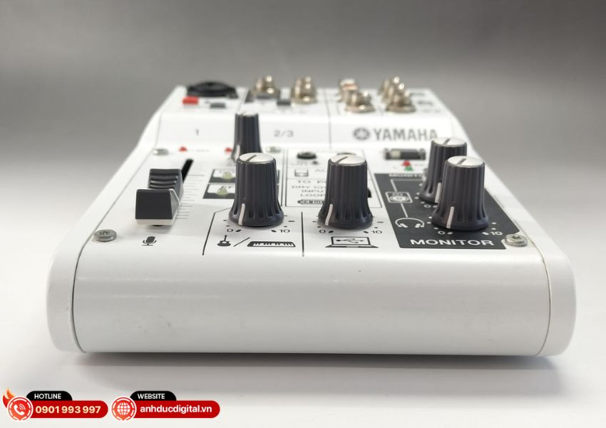 Mixer Yamaha AG03MK2 - 5