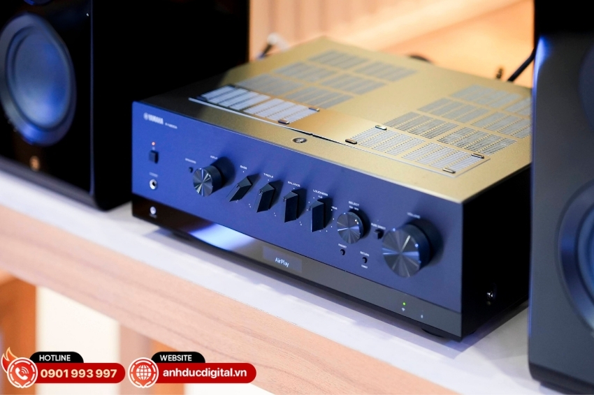 Amply Yamaha R-N800A cung cấp công suất đầu ra lên đến 100W/kênh (8 Ohms)