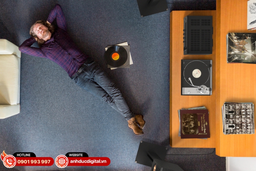 Onkyo TX-8470 được trang bị mạch phono hỗ trợ cả hai chuẩn kim MM v&agrave; MC