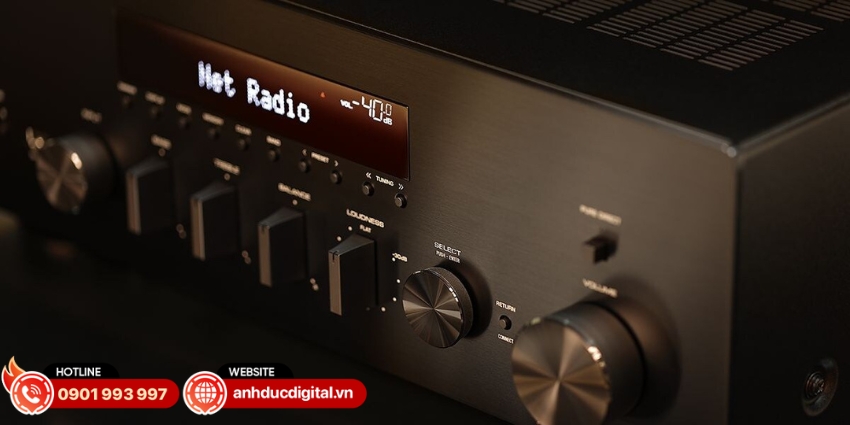 Amply Yamaha R-N600A có thiết kế cổ điển pha hiện đại