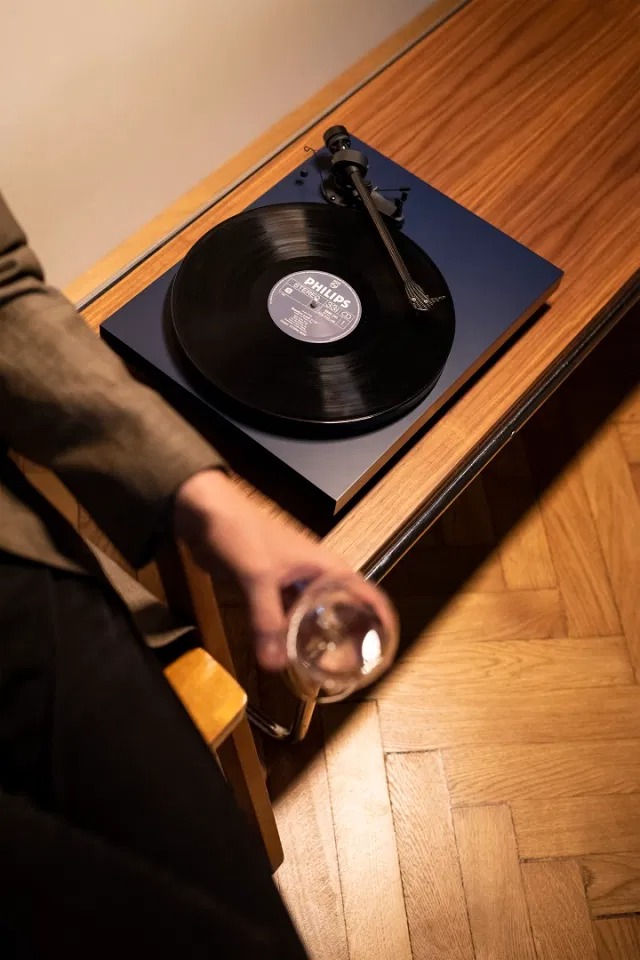 Pro-Ject Debut Carbon Evo 12