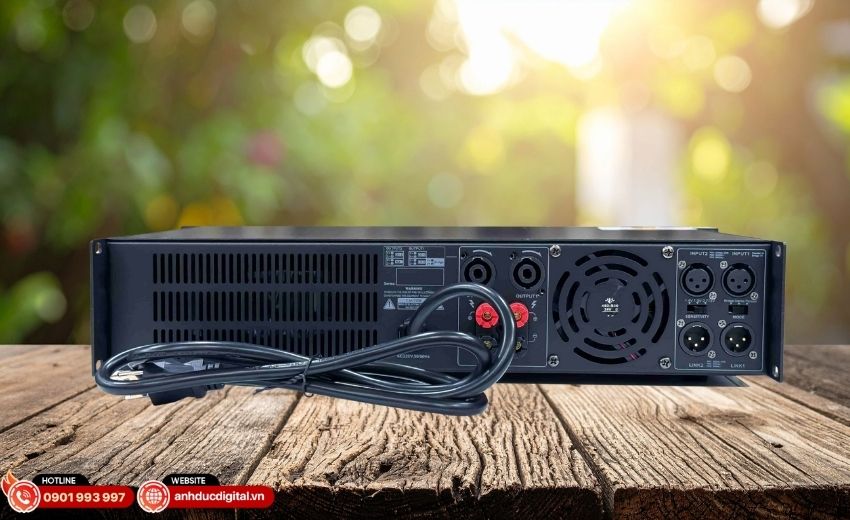 Cổng XLR Canon trên công suất NEKO CB-D8