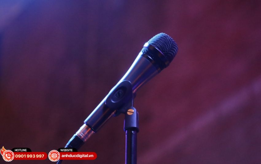 Bảng so sánh micro karaoke có dây và không dây theo hiệu suất sử dụng