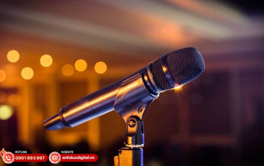 Micro karaoke được trang bị công nghệ chống hú để hạn chế tiếng rít khi hát