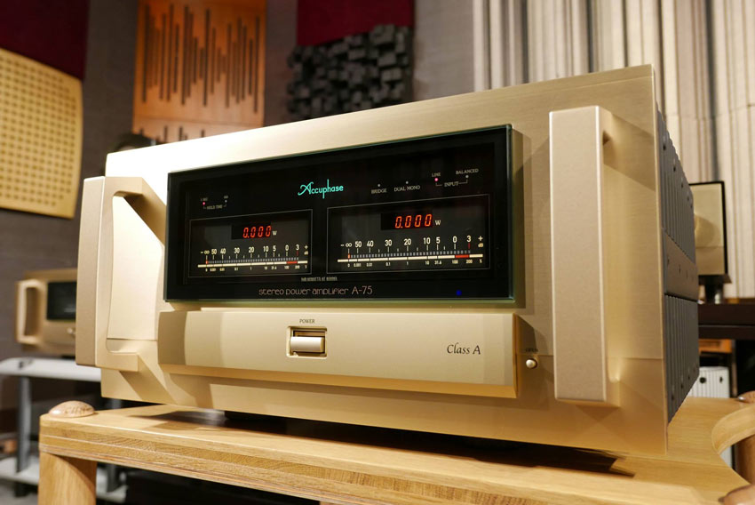 Accuphase A-75 11