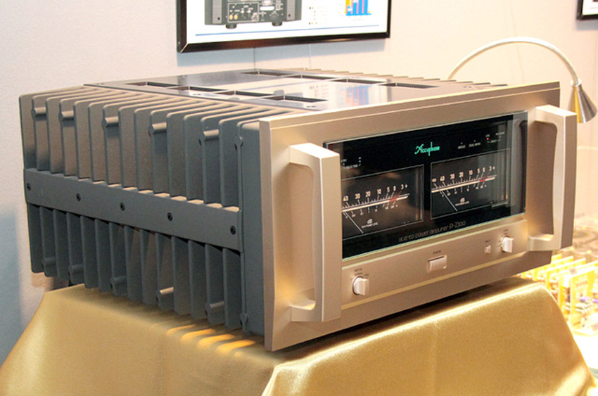 Accuphase P-7300 12