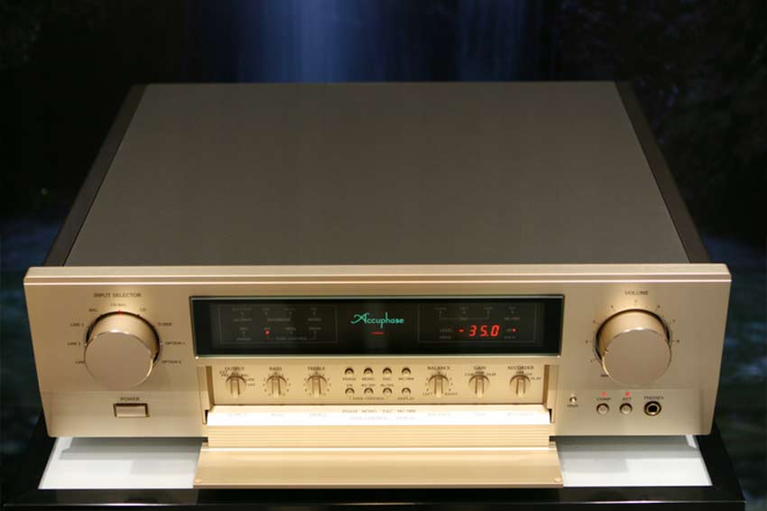 Accuphase C-2120 12