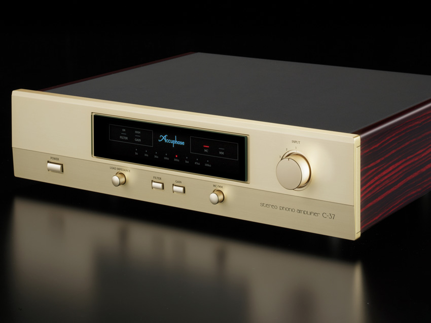 Accuphase C-37 12