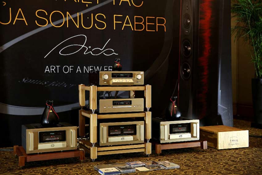 Accuphase C-3850 12