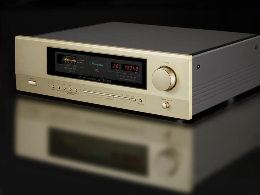 Accuphase T-1200 11