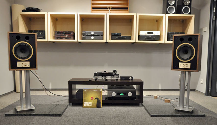 Loa Tannoy Eaton 2