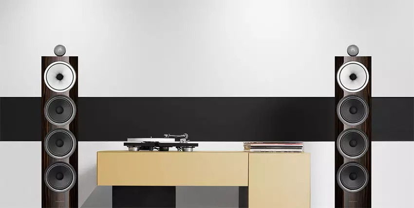 B&W 702 Signature 04