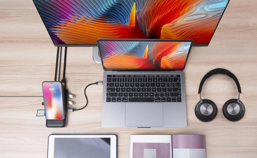 HyperDrive 7.5W Wireless Charger USB-C Hub 01