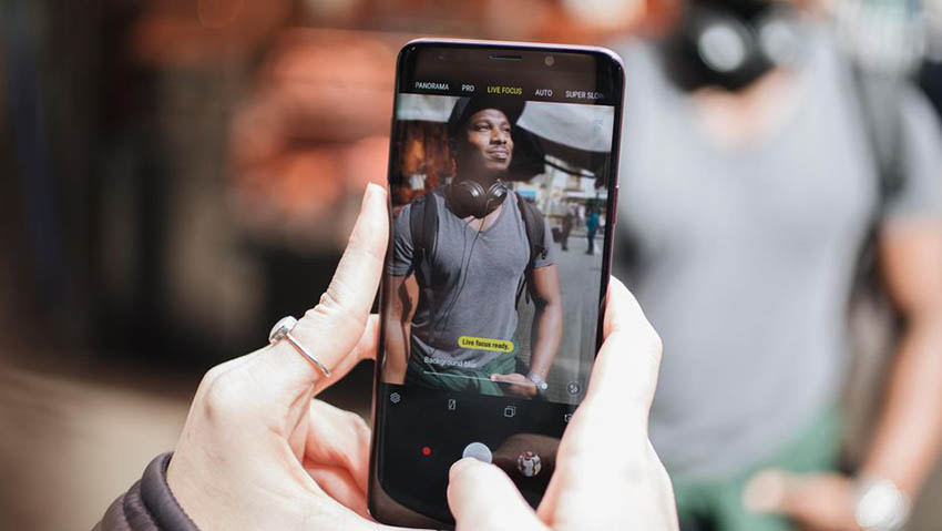 Ở chế độ ưu tiên khẩu độ F/1.5