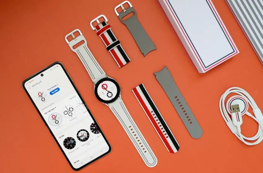 Galaxy Watch 4 Thom Browne