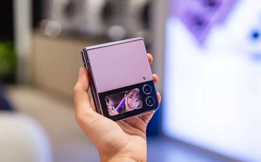 Samsung Galaxy Z Flip4 21