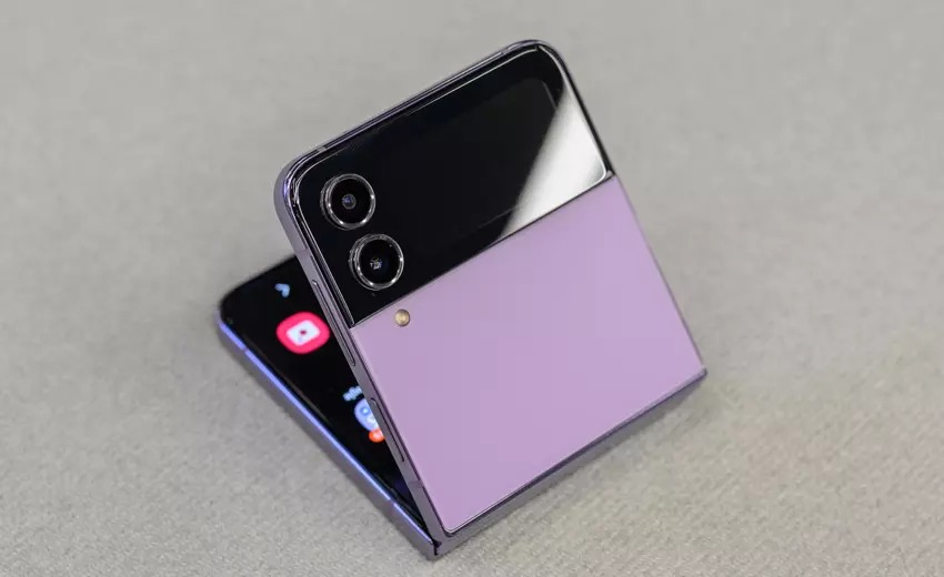 Samsung Galaxy Z Flip4 22