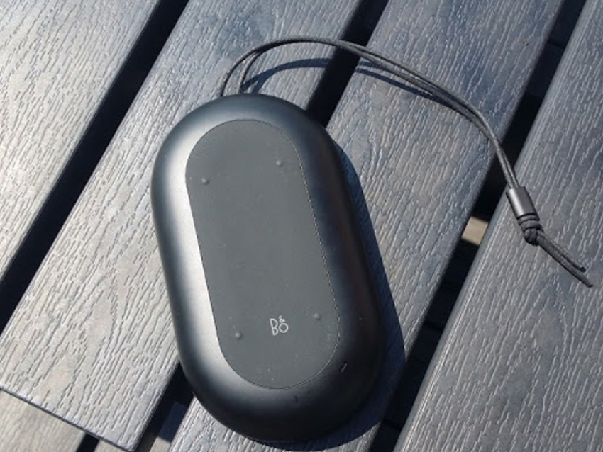 Loa B&O Beoplay P2