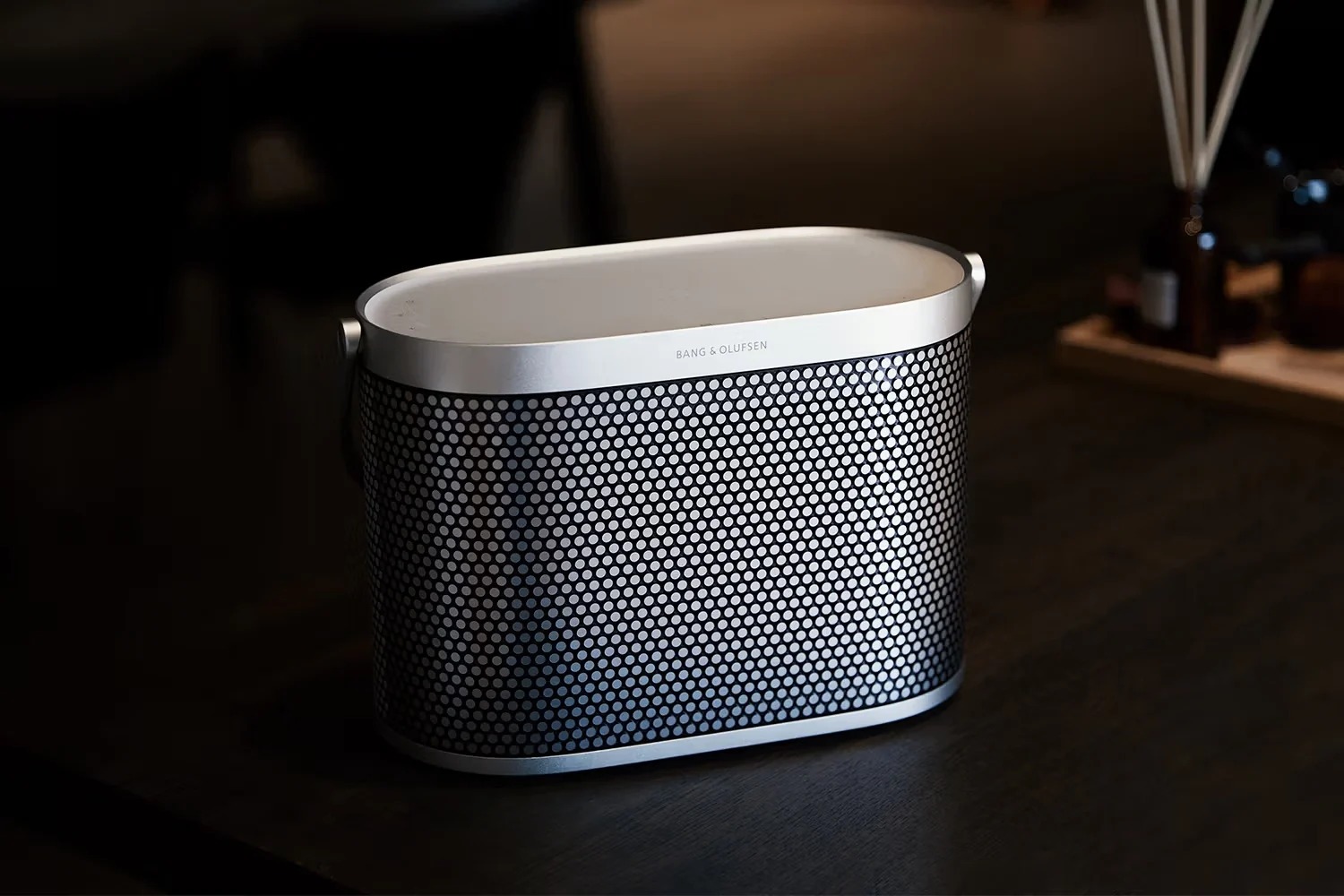 Beosound A5 Spaced Aluminium 09