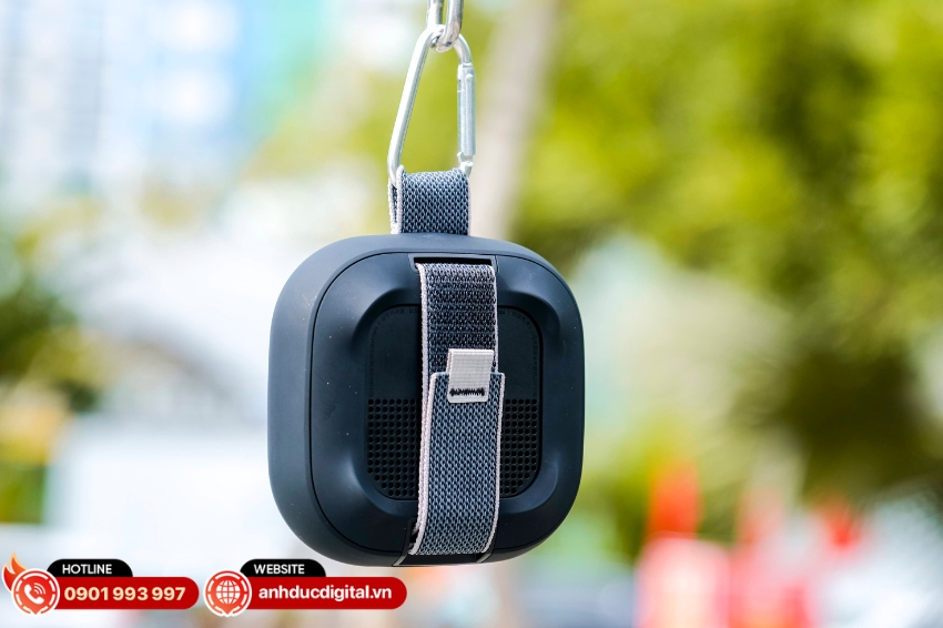 Bose SoundLink Micro 2 thiết kế bỏ túi và đeo dây tiện dụng