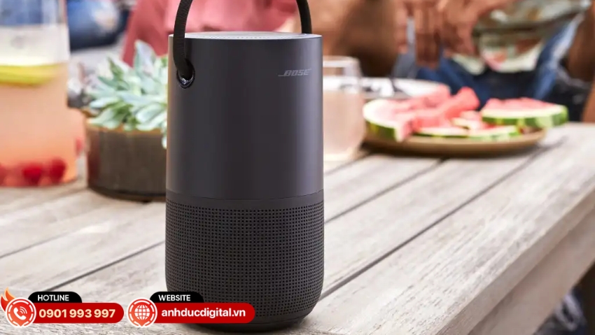 Thiết kế cao cấp, nhỏ gọn giúp loa di động Bose dễ dàng mang theo và phù hợp nhiều không gian sử dụng