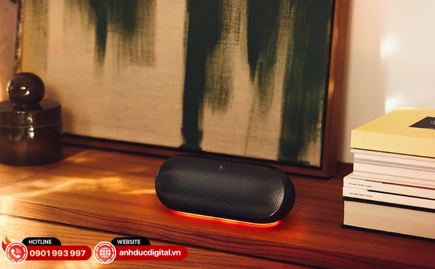 Harman Kardon Luna 2 g&acirc;y ấn tượng với khung nh&ocirc;m chắc chắn kết hợp lưới loa tinh tế