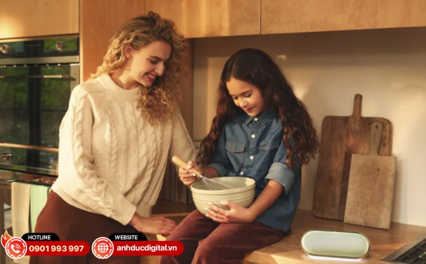 Harman Kardon Luna 2 mang đến trải nghiệm &acirc;m thanh linh hoạt, ph&ugrave; hợp sử dụng tại nh&agrave;, d&atilde; ngoại v&agrave; c&aacute;c buổi tụ họp