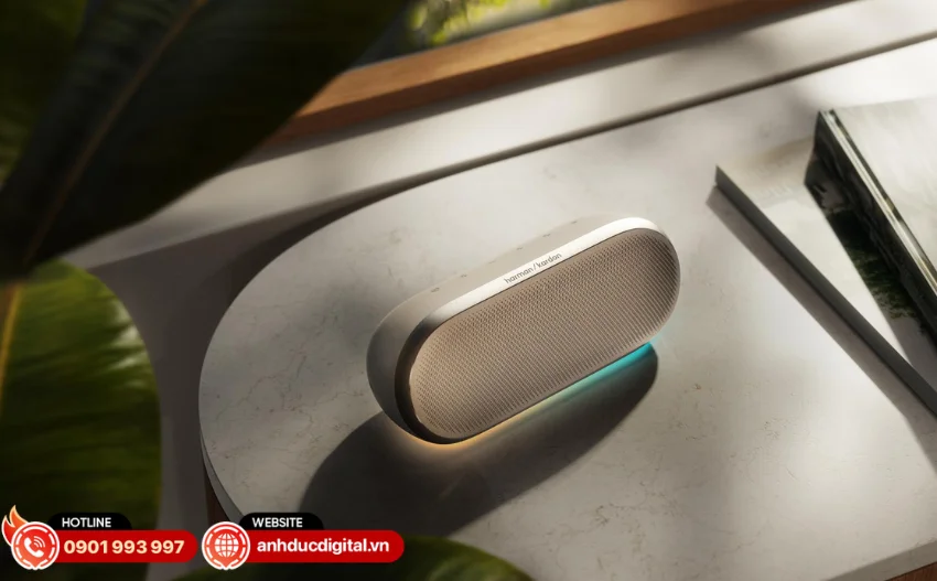 Harman Kardon Luna 2 c&oacute; hệ thống đ&egrave;n LED ambient
