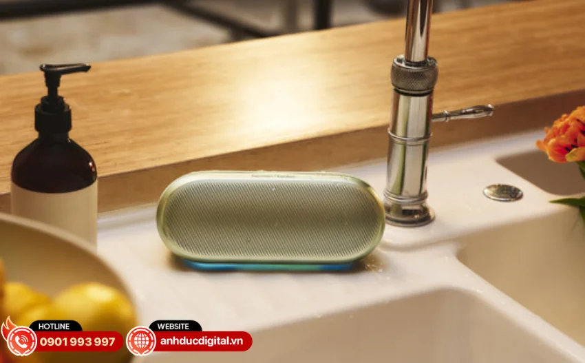 Harman Kardon Luna 2 được trang bị chuẩn chống nước v&agrave; bụi IP67