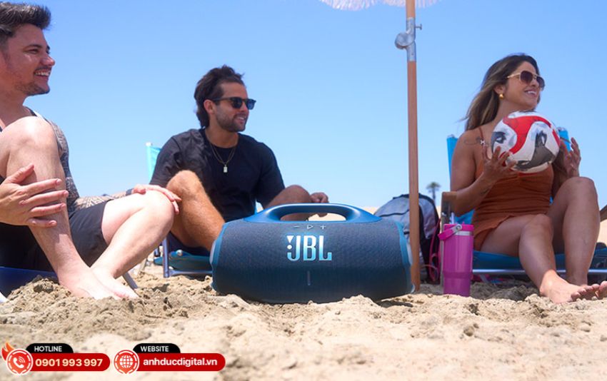 JBL Boombox 4 công suất 210W với 2 woofer và passive radiators