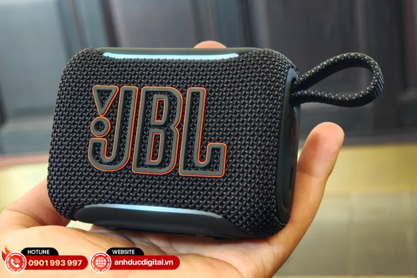 JBL Go 5 hỗ trợ ph&aacute;t nhạc chất lượng cao th&ocirc;ng qua cổng USB-C hiện đại
