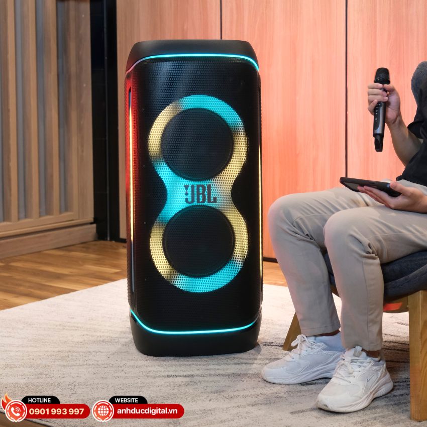 JBL PartyBox 720 thiết kế tiện lợi và chắc chắn