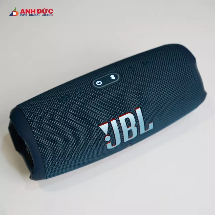 JBL Charge 5 và thiết kế siêu tiện ích