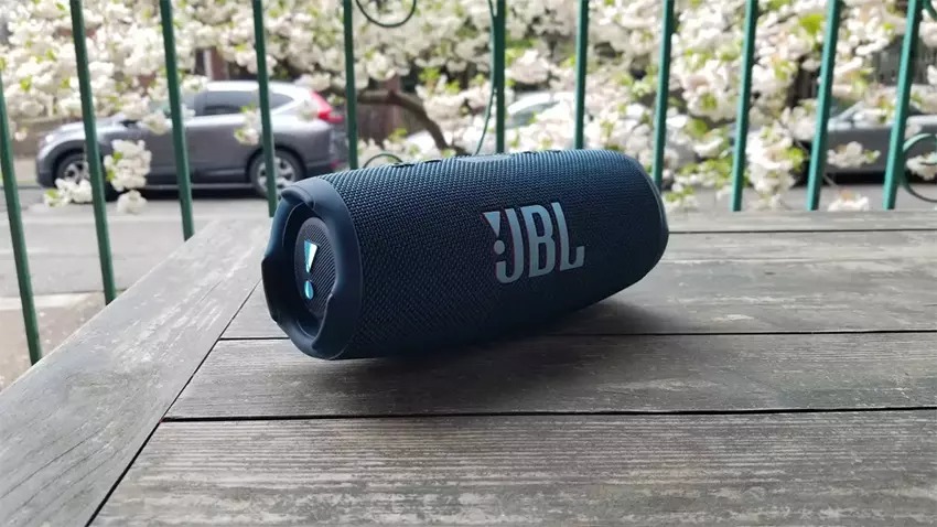 JBL Charge 5