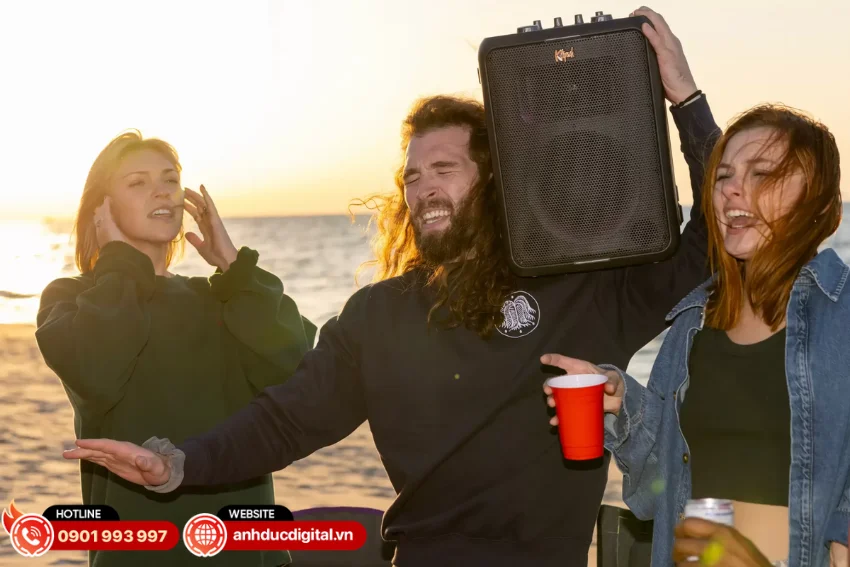 Klipsch Vegas sở hữu hệ thống loa 2 đường tiếng với 1 tweeter 25.4mm v&agrave; 2 woofer 133mm